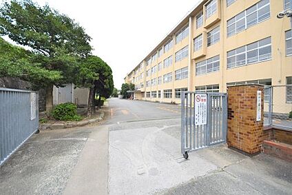 福岡市立八田小学校 徒歩483m