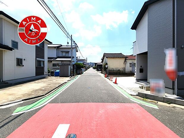 【外観】前面道路含む現地の写真です。
