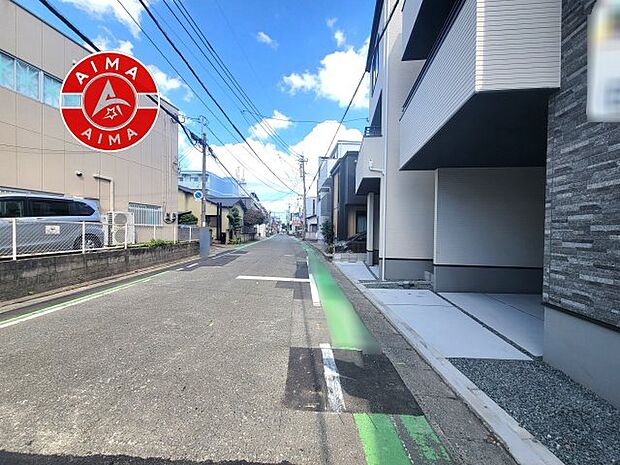 【外観】前面道路含む現地の写真です。
