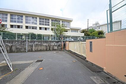 福岡市立柏原中学校 徒歩749m