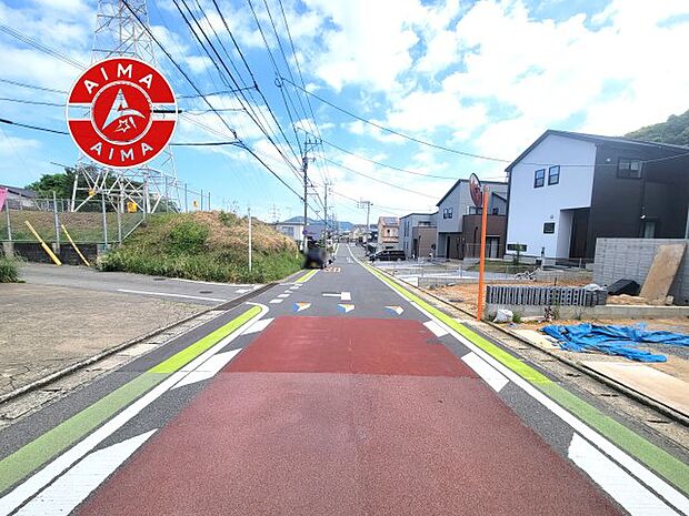 【外観】前面道路含む現地の写真です。