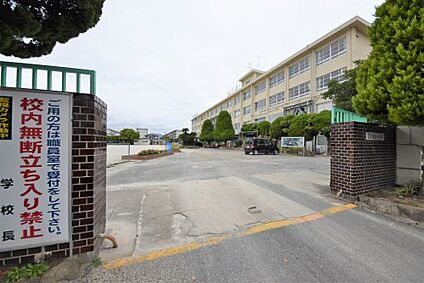 飯倉小学校 徒歩610m