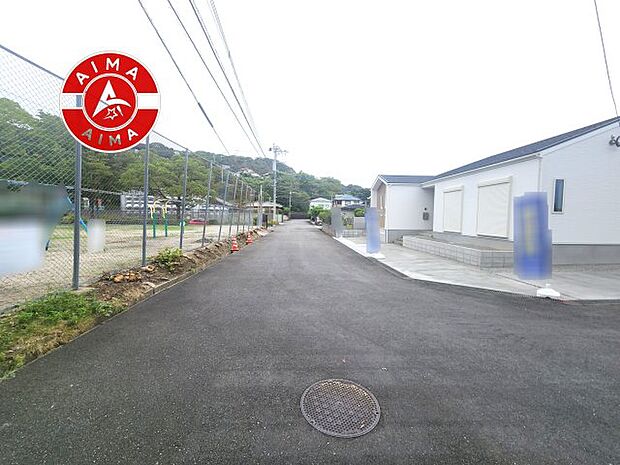 【外観】前面道路含む現地の写真です。