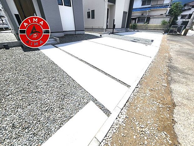 【外観】広々した駐車場になります。
