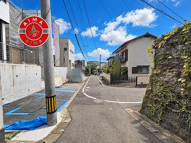 【外観】前面道路含む現地の写真です。