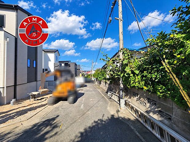 【外観】前面道路含む現地の写真です。