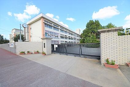福岡市立板付小学校 徒歩392m