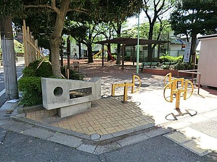 鷺六公園 398m(徒歩5分)
