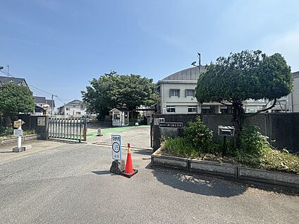 市立野口南小学校 750m(徒歩10分)