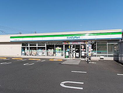 ファミリーマート 府中西府町三丁目店  240ｍ(徒歩3分)