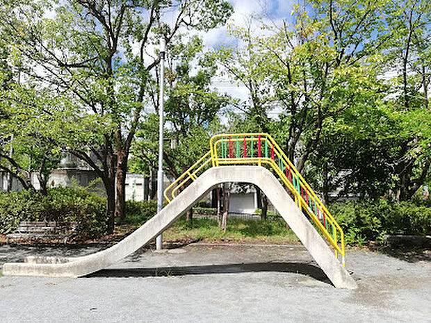 菅仙谷公園 （約560m）