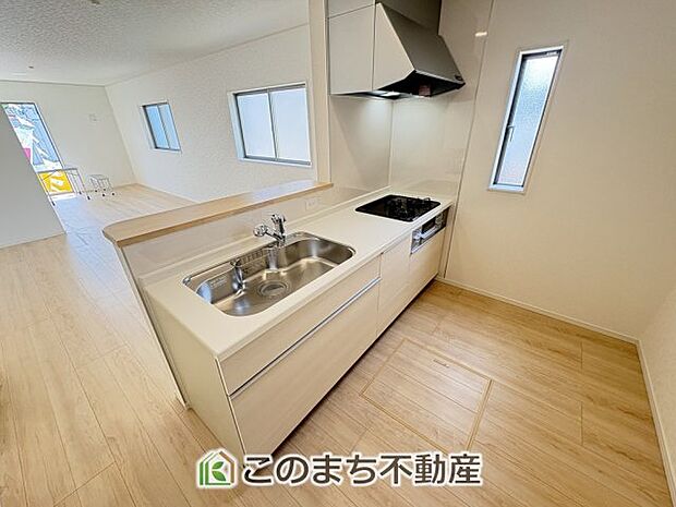 人気の対面式キッチン☆料理をしながらご家族とコミュニケーションが取れます♪