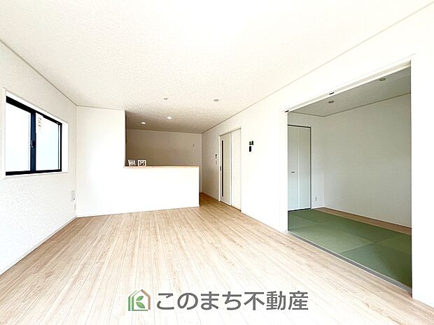 同社施工物件写真。※建具やフローリング、その他仕様が異なる場合がございます。