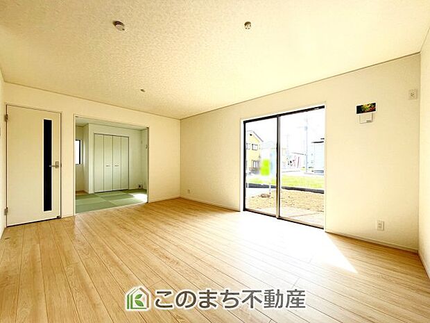 同社施工物件写真。※建具やフローリング、その他仕様が異なる場合がございます。