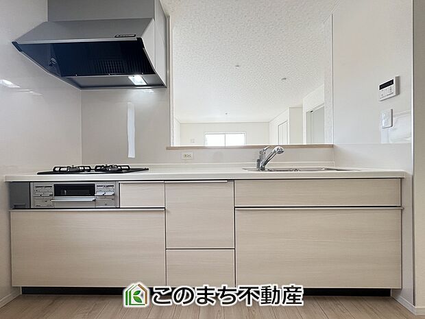 人気の対面式キッチン☆料理をしながらご家族とコミュニケーションが取れます♪ 