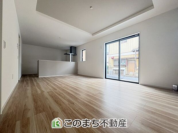 同社施工物件写真。※建具やフローリング、その他仕様が異なる場合がございます。