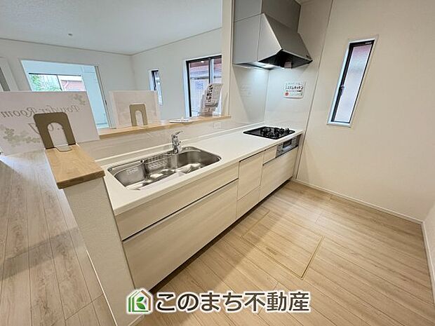 人気の対面式キッチン☆料理をしながらご家族とコミュニケーションが取れます♪