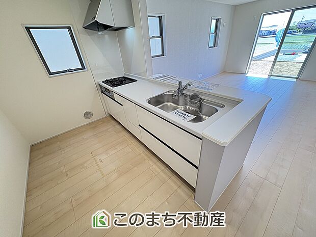 人気の対面式キッチン☆料理をしながらご家族とコミュニケーションが取れます♪