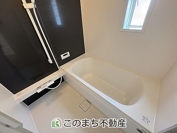 【風呂】お風呂は足を延ばしてゆったり入浴できる広々1坪タイプ☆ ばして入浴できる広々とした1坪タイプのお風呂☆
