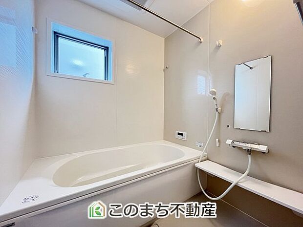 【風呂】雨の日の洗濯も安心♪換気乾燥暖房機を完備した1坪サイズのシステムバスです 