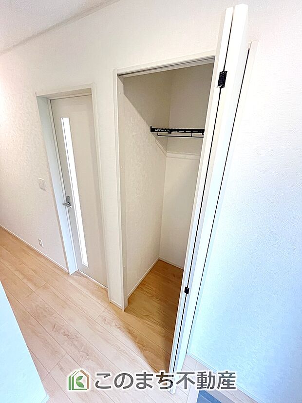 【収納】各部屋にはクローゼットを完備しています!収納が多いお家はすっきりして快適空間です♪