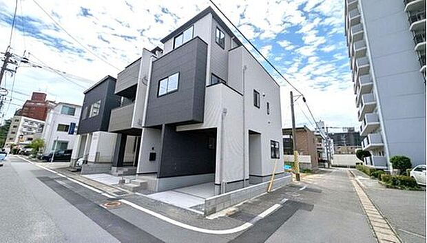 通勤通学便利な西鉄バス「ハローワーク福岡西入口」まで徒歩5分♪
大型車の通行が少なく、騒音や振動が少ないので静かで快適な生活を送れます。