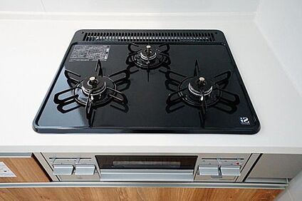 三口コンロ（同一ハウスメーカーの施工事例）