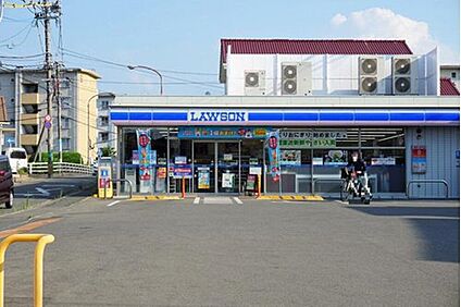 ローソン福岡南庄一丁目店 177m(3分)
