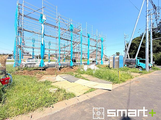 【~風にも強い強靭な建物~】・住宅性能評価において「耐風等級2」を取得。
・大型の台風など暴風にも耐える、強靭な建物となっております。
(E号棟)