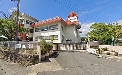 郡山市立大槻小学校 約750m