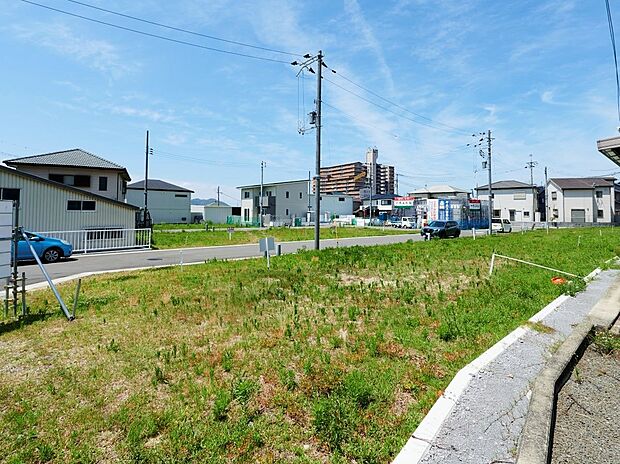 閑静な住宅街でご家族でゆったりとした時間を育むことができます!