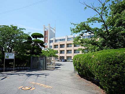 岩出市立岩出中学校 2.5km(徒歩32分)