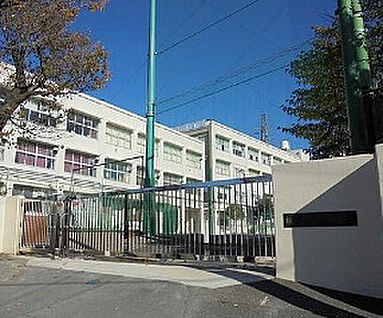 横浜市立戸塚中学校 徒歩552m
