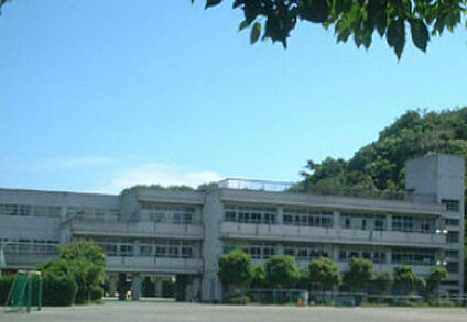 横浜市立大鳥小学校 徒歩724m