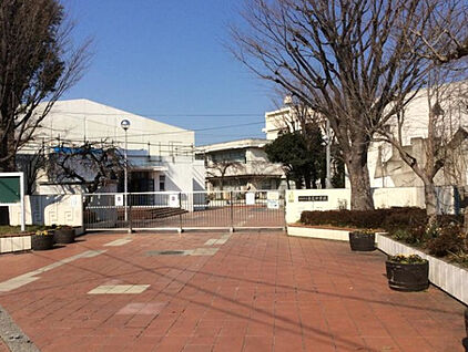 横浜市立寺尾中学校 徒歩572m