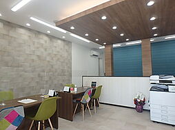 シャーメゾンショップ　ニーズホーム株式会社　八木駅前店