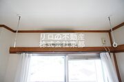 365日いつでも洗濯物が干せる室内物干し用金具付♪