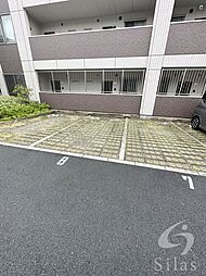 6 / 10