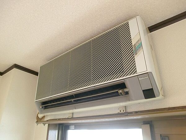 画像11:ちょいとレトロなエアコンです(*＾＾)v室内をいい温度にしてくれます♪