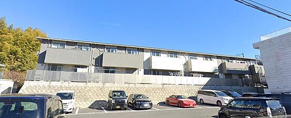 ＶｉｌｌａＧｌａｎｚ（ヴィラグランツ） 2階 | 神奈川県川崎市麻生区東百合丘 賃貸マンション エントランス