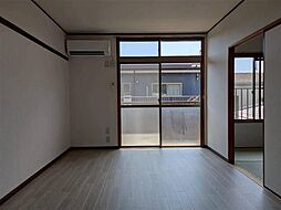 ロイヤルハイツI 203 2階2DKのリビング/ダイニング