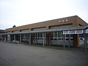 長岡市立南地域図書館 888m