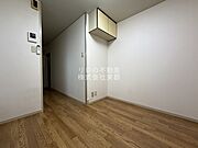 ダイニングテーブルを置いたり自由にレイアウトできます☆