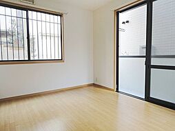 メイプルハウス B棟 1階1Kのリビング/ダイニング