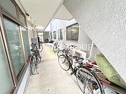 4 / 7