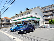 ファミリーマート 290m
