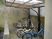 【駐輪場】屋根付きの駐車場有