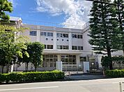 板橋区立西台中学校 268m