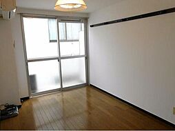 調布レジデンス 101 1階1Kのリビング/ダイニング