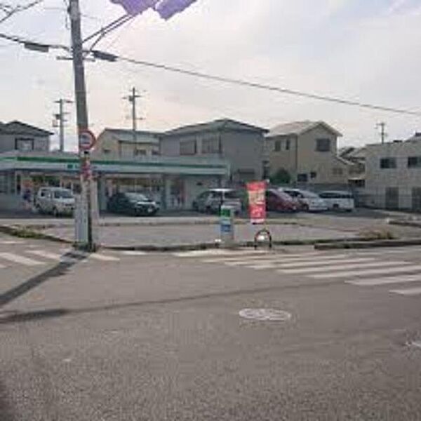 画像20:ファミリーマート岸和田上町店 100m